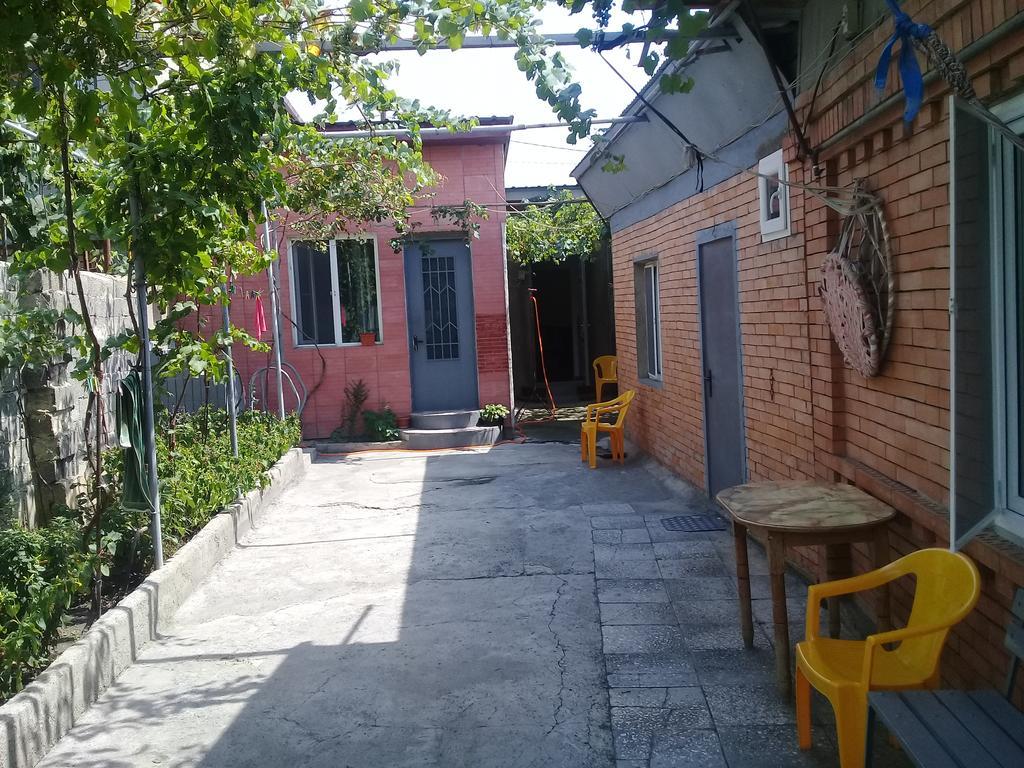 Guest House Gikacha Tbilisi Exterior foto