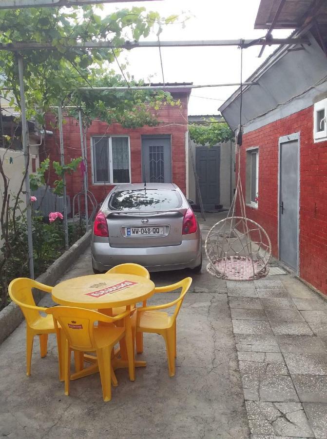 Guest House Gikacha Tbilisi Exterior foto